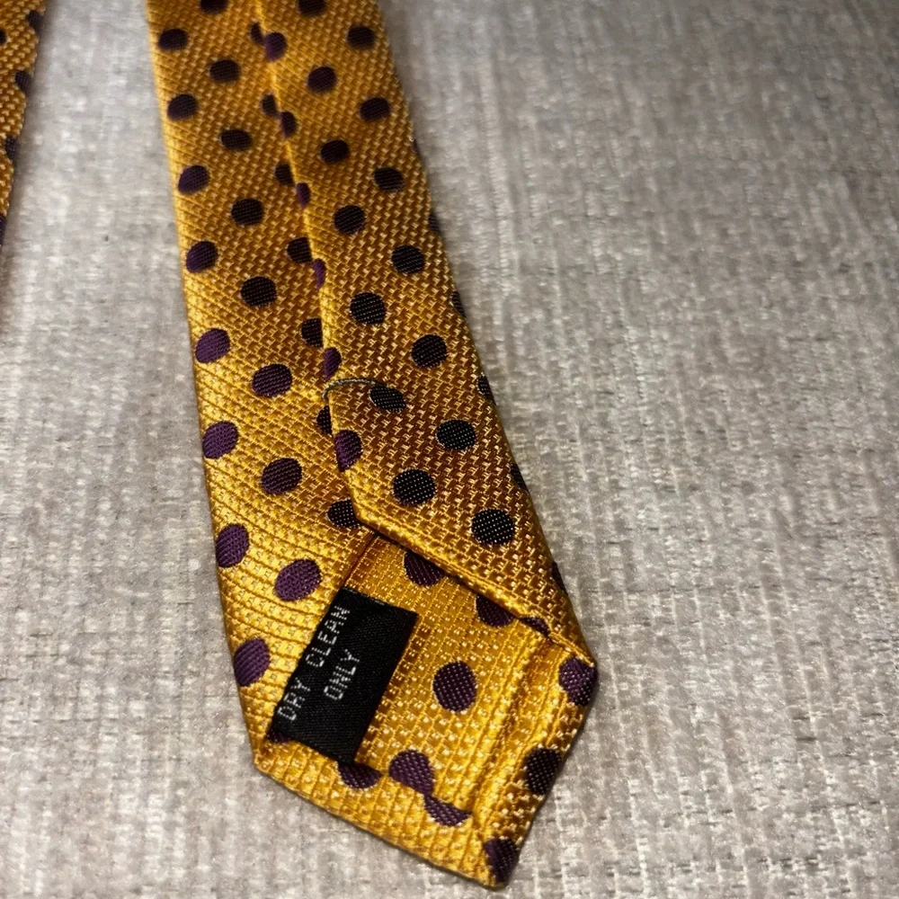 Verse 9 NWT Gold Purple Polka Dot Silk Tie Handsome Office Classy Dapper Necktie